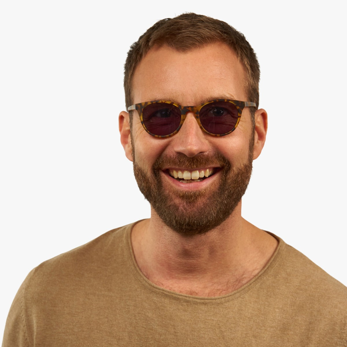 Luxreaders stylish Men's Örebro Light Turtle Sunglasses. Made from Acetate in a Iconic shape.