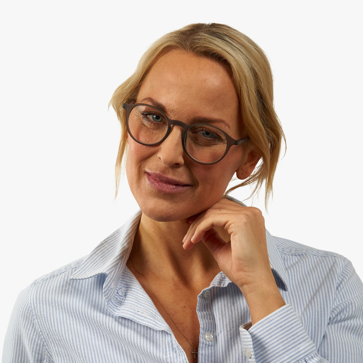 Luxreaders stylish Women's Læsø Grey Blue light glasses. Made from Rubber in a Round shape.