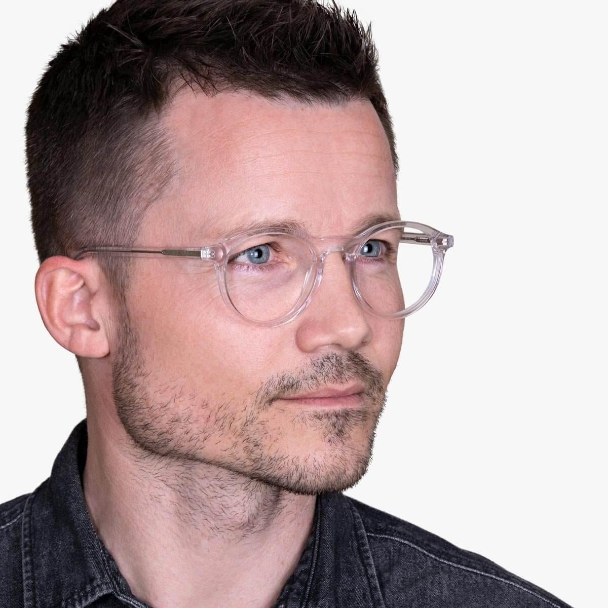 Luxreaders stylish Løkken Crystal White Reading glasses. Made from Acetate in a Round shape.