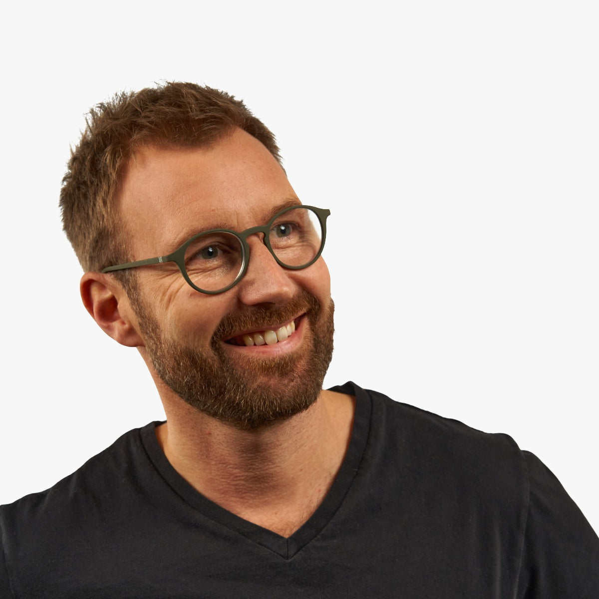 Person wearing Læsø Dark Army round reading glasses