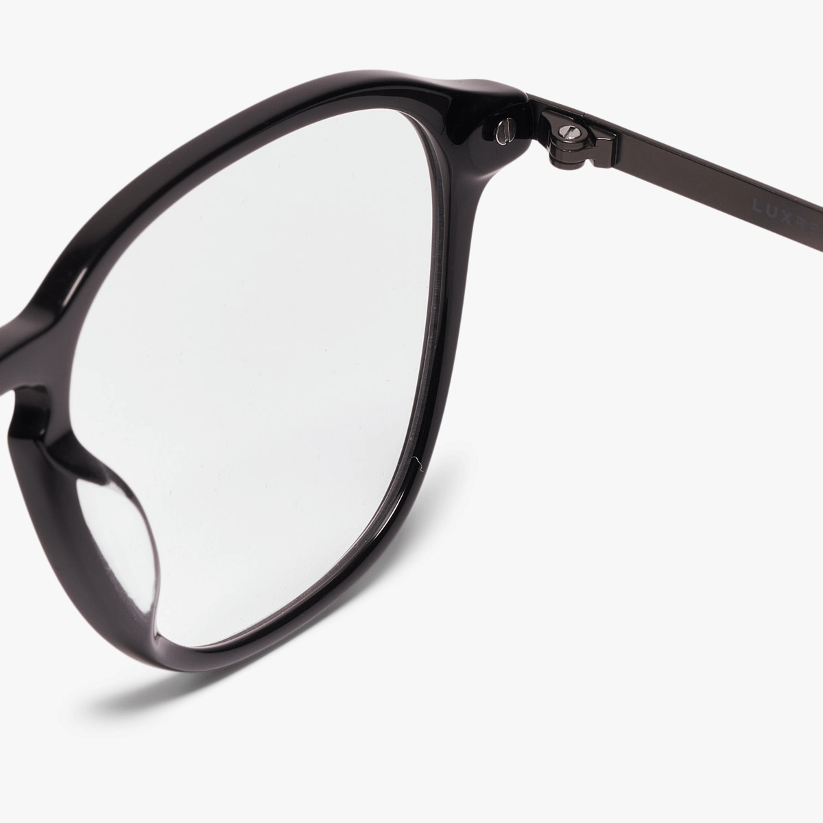 Rønne Black glasses with sleek design and Luxreaders logo