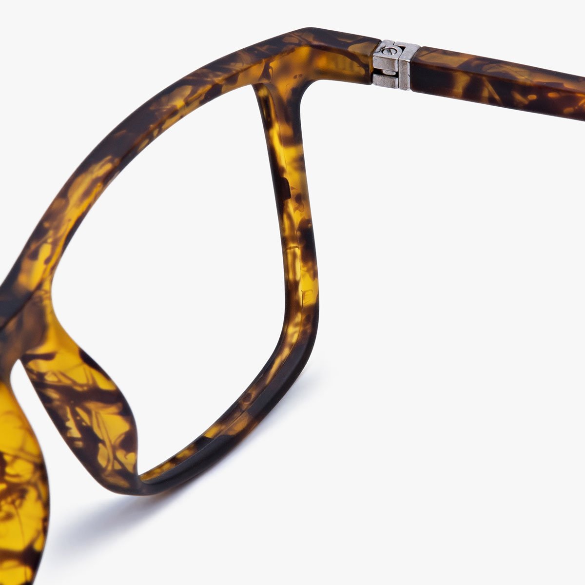 Close-up of tortoiseshell glasses frame from Luxreaders
